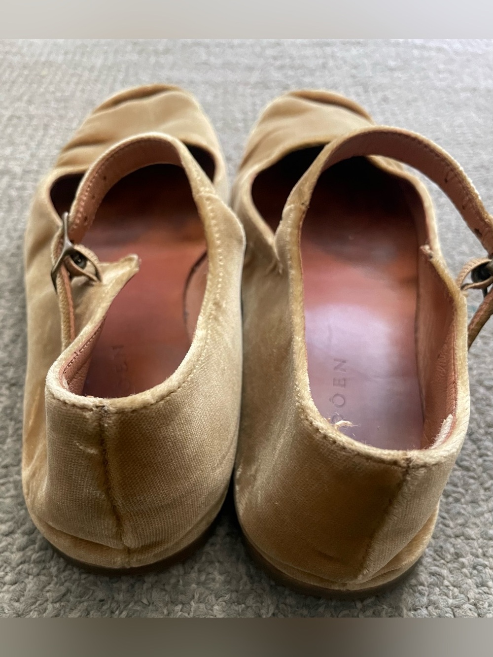DOEN Women’s Mary Jane Gold Velvet Ballet Flats - Picture 5 of 8